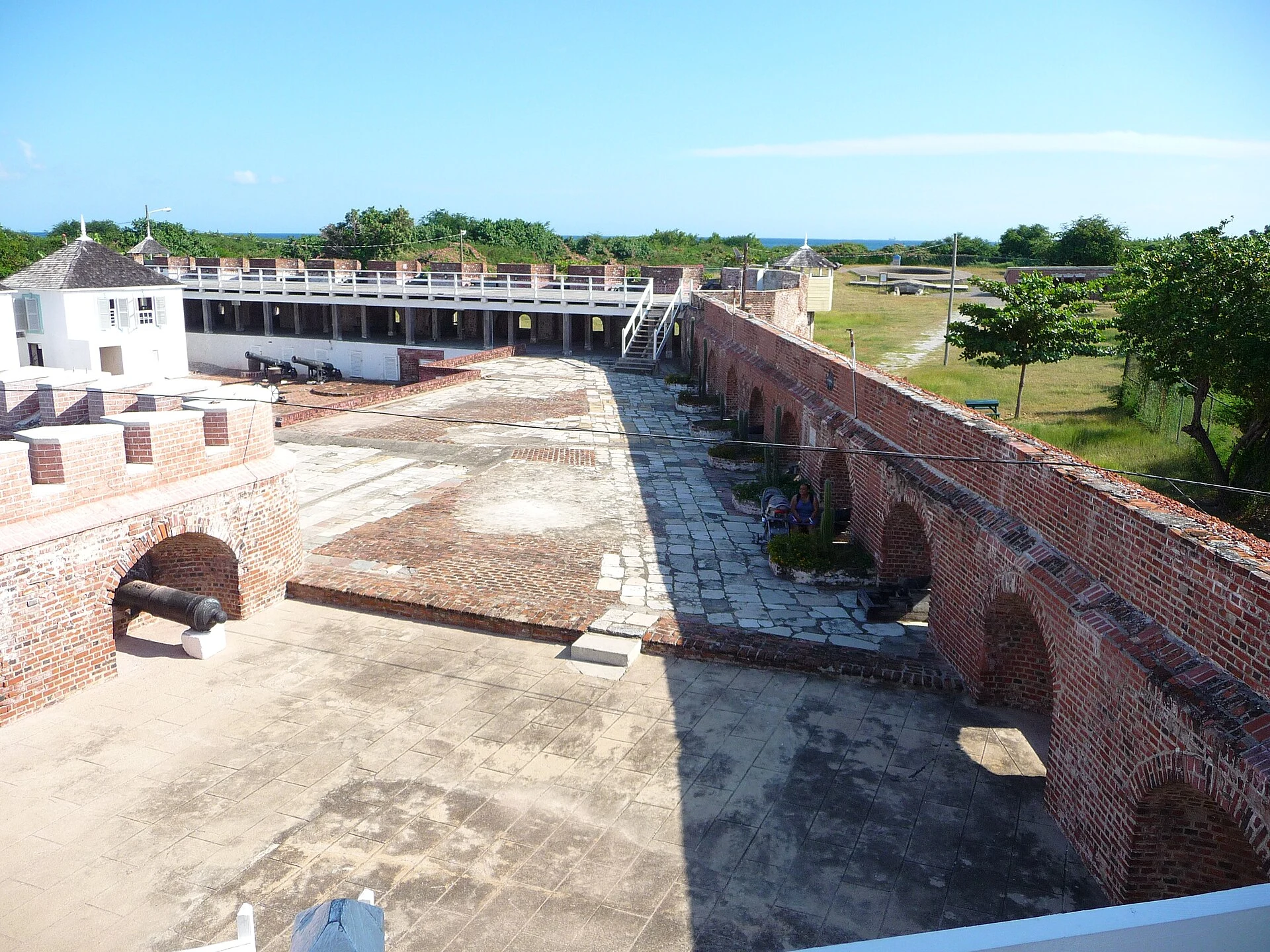 El Giddy House inclinado dentro de Fort Charles, Port Royal.