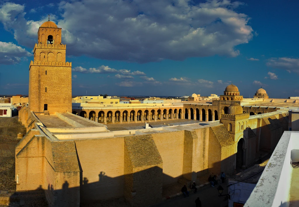 Patio y alminar de la Gran Mezquita de Kairouan