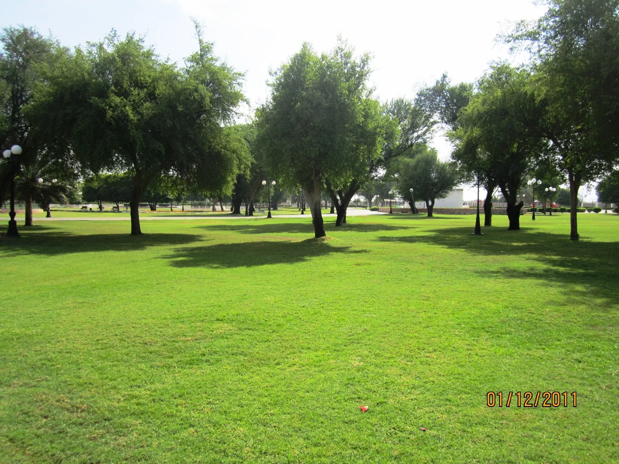 Gran Tumba circular de piedra en el parque arqueológico de Hili.