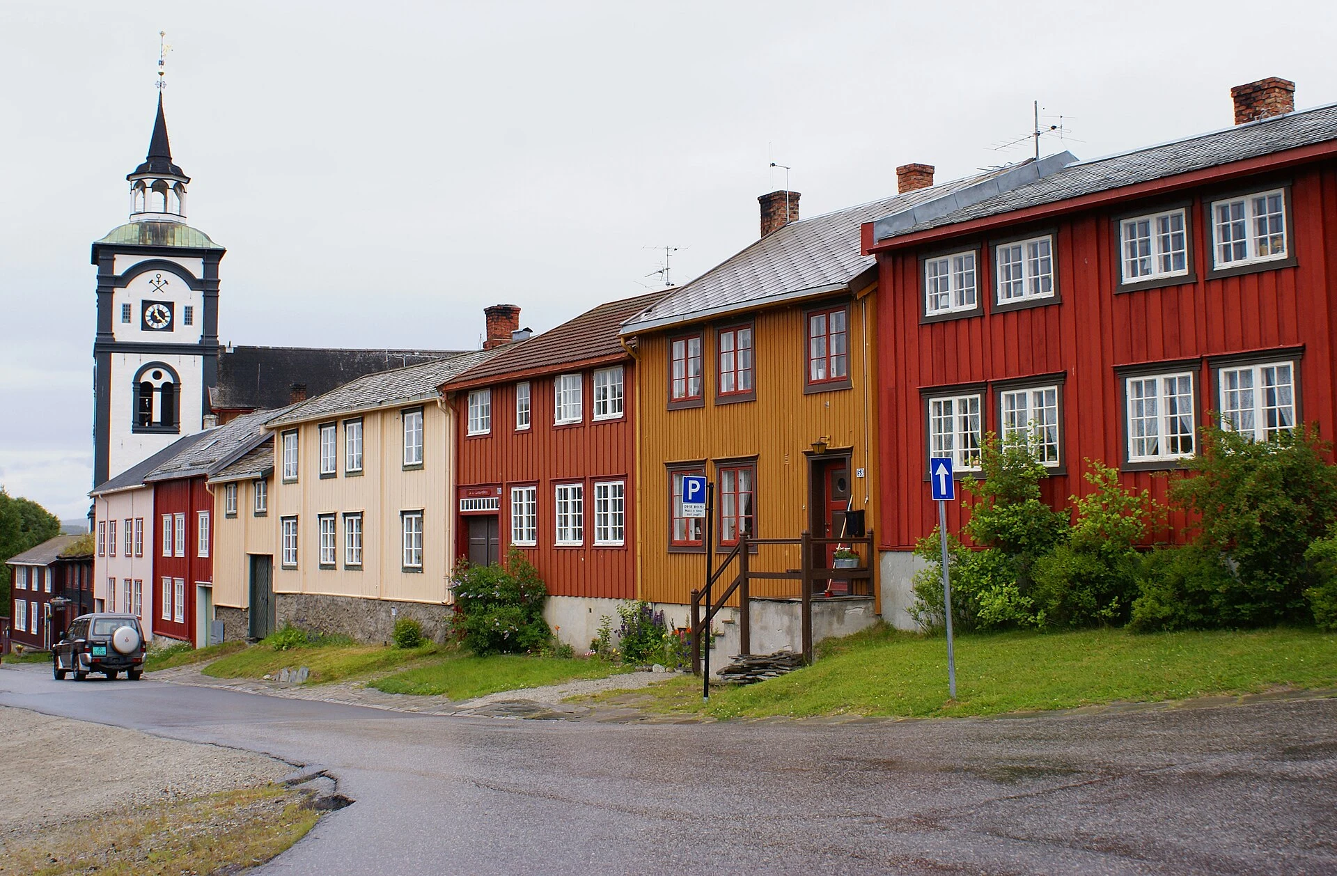 Tren de la línea Rørosbanen en la estación de Røros.