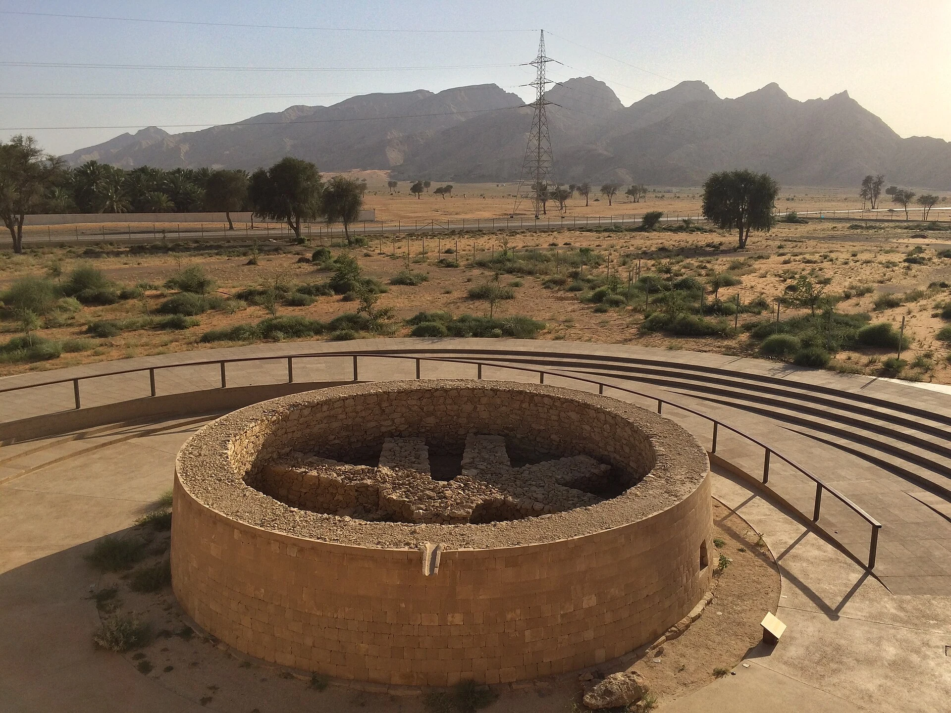 Tumba circular de Umm an-Nar en el entorno arqueológico de Mleiha.