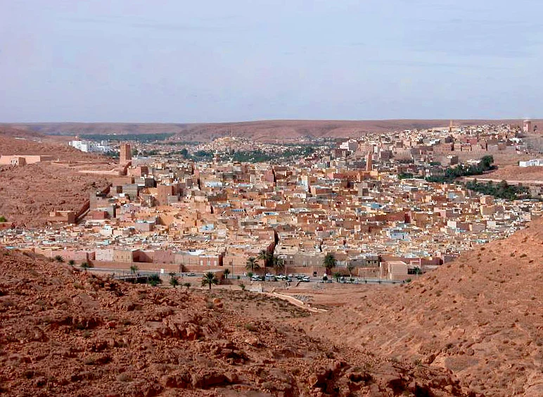 Panorámica del ksar histórico de Ghardaïa en el valle del M’Zab.