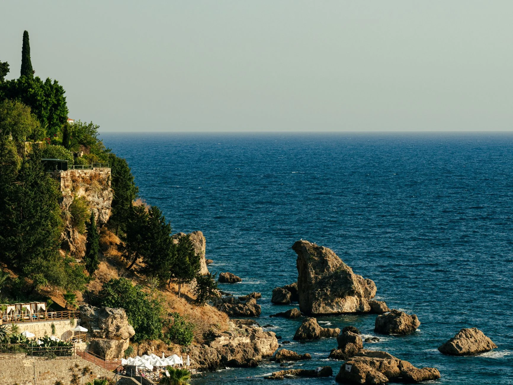 Costa insular mediterránea sin un lugar identificable