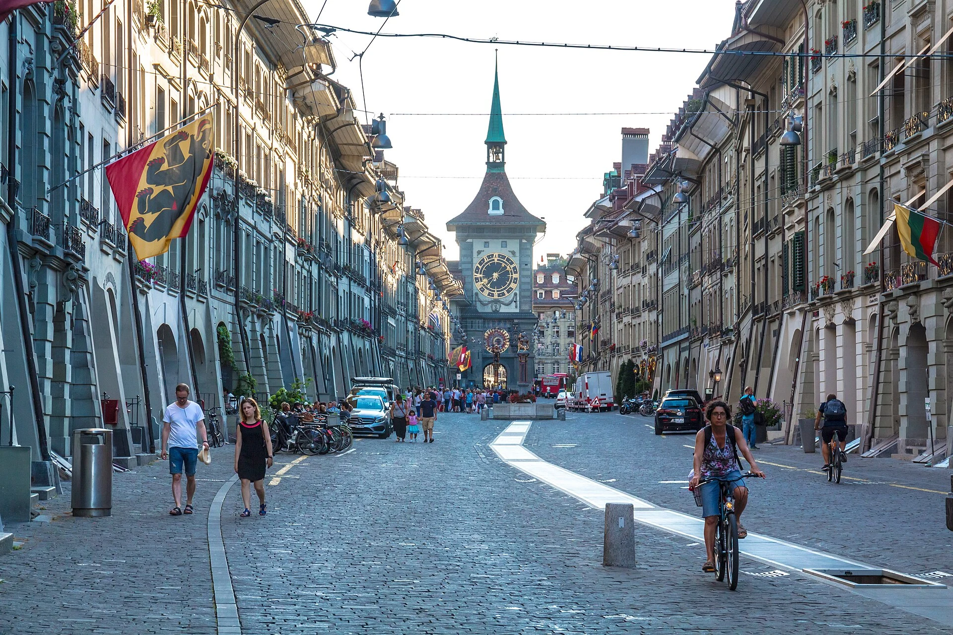 Vista urbana contemporánea de Berna, capital de Suiza.