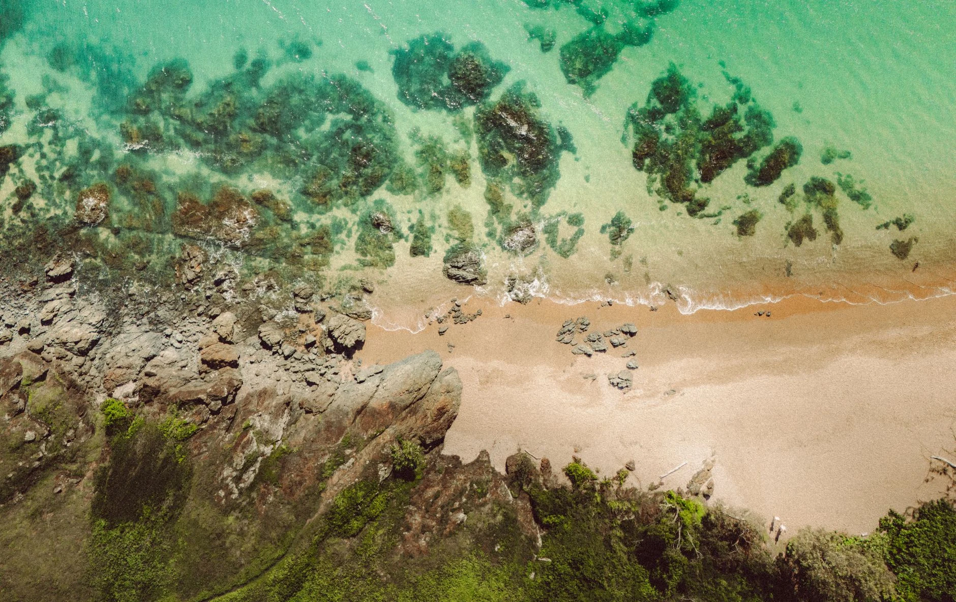 Litoral insular que ilustra el carácter archipelágico de Filipinas.