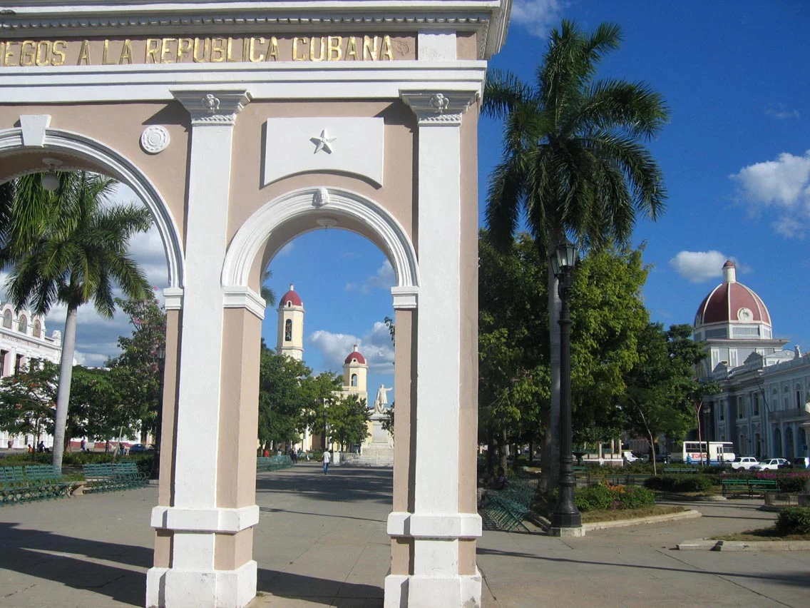 Tres zonas para conocer Cienfuegos a tu ritmo
