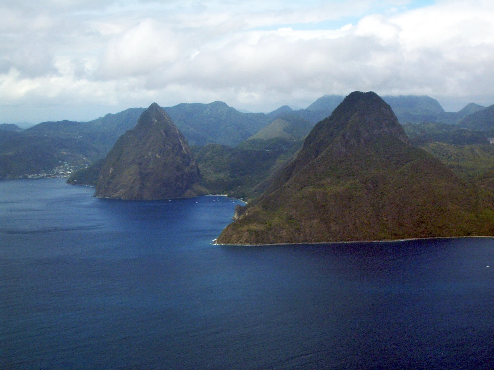 Elegir ruta en los Pitons de Santa Lucía según la dificultad
