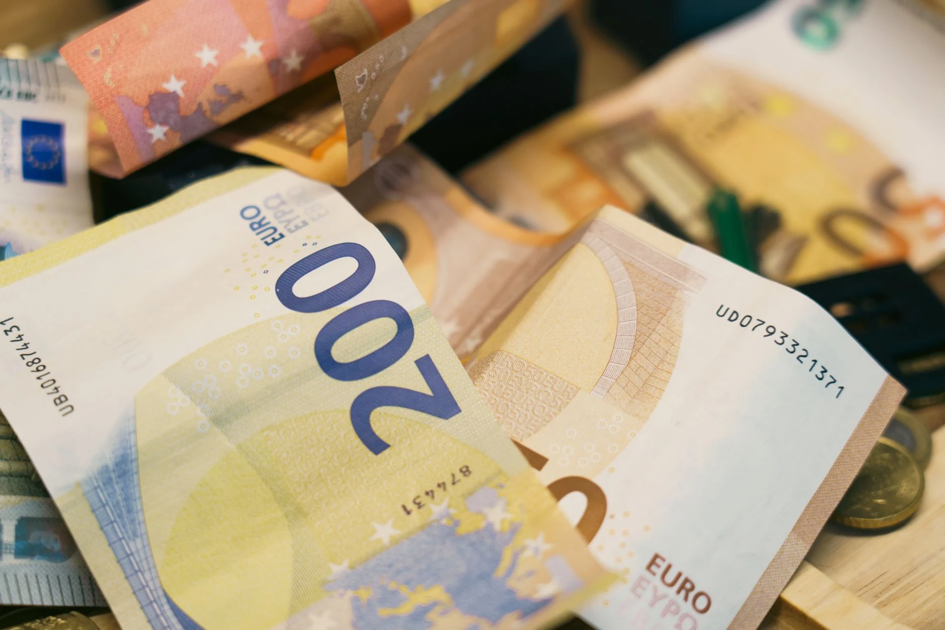 Monedas de euro como referencia visual para planificar un viaje