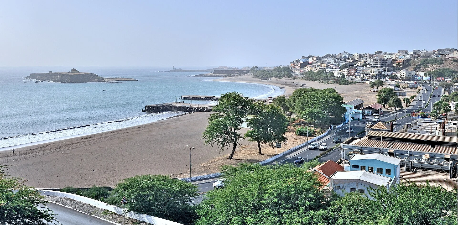 Vista identificable de Praia, capital de Cabo Verde.