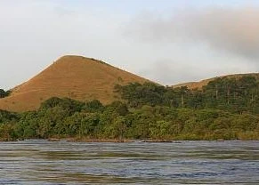 Mosaico de sabana y bosque en Lopé-Okanda, Gabón